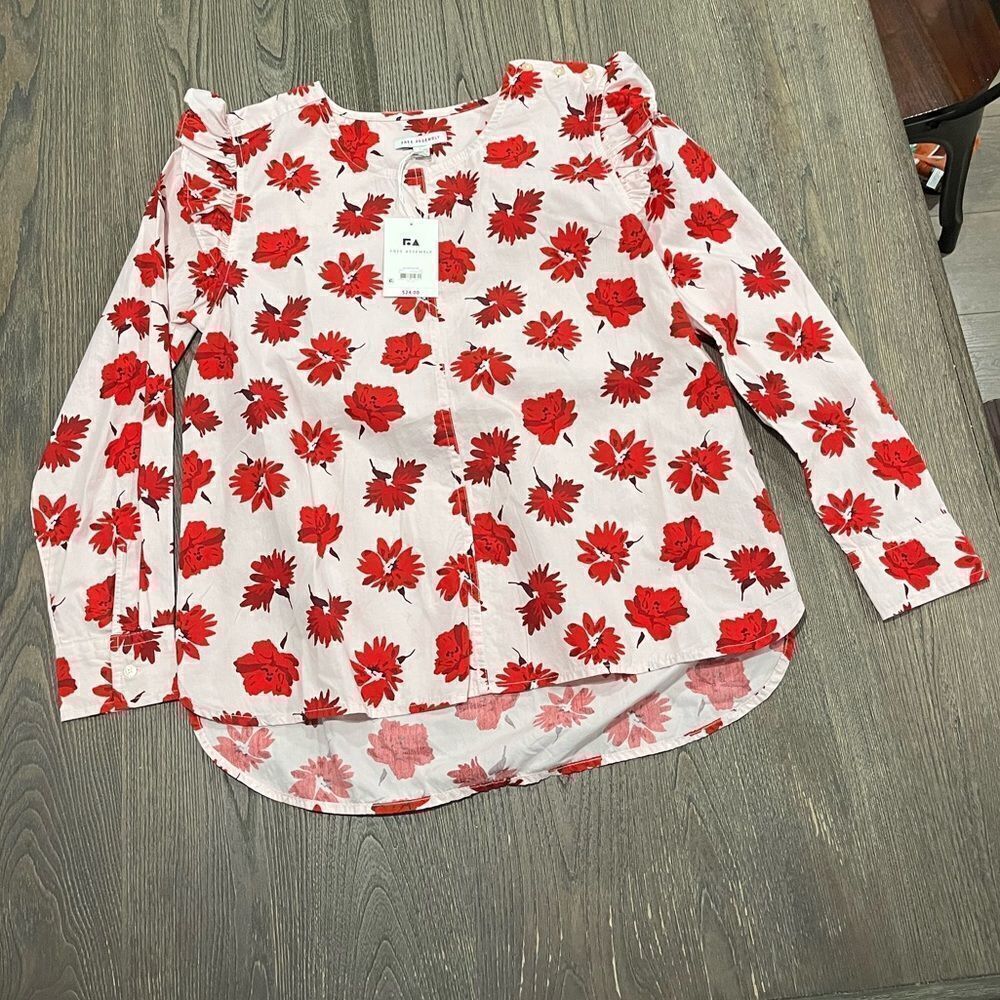NWT Free Assembly Blouse Floral Long Sleeve Ruffle Button Shoulder Red White M